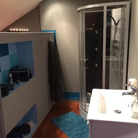 Alex's Loft דירה *