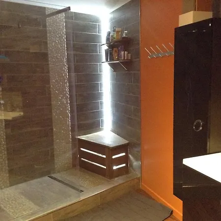 Alex's Loft דירה